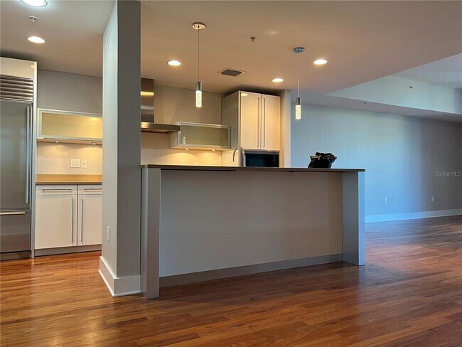 Building Photo - 260 S Osceola Ave