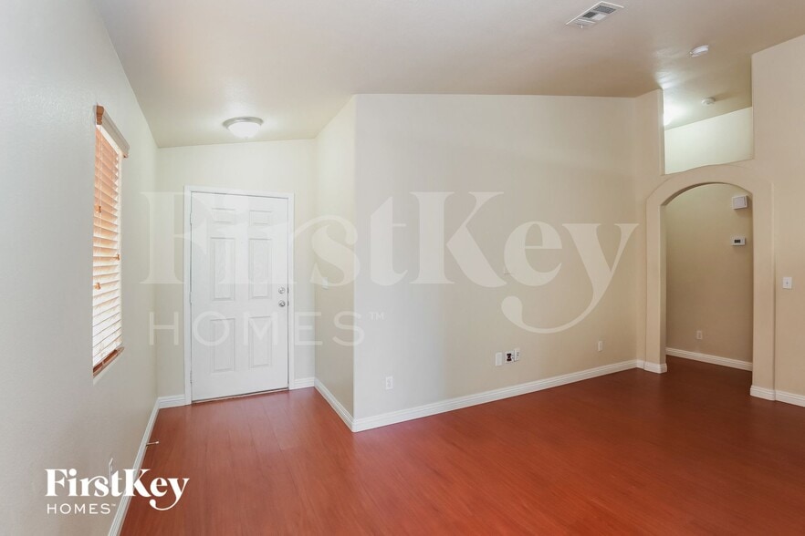 Building Photo - 3732 Sorrowing Sparrow Ct