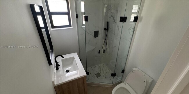 Building Photo - 12800 NE 12th Ave