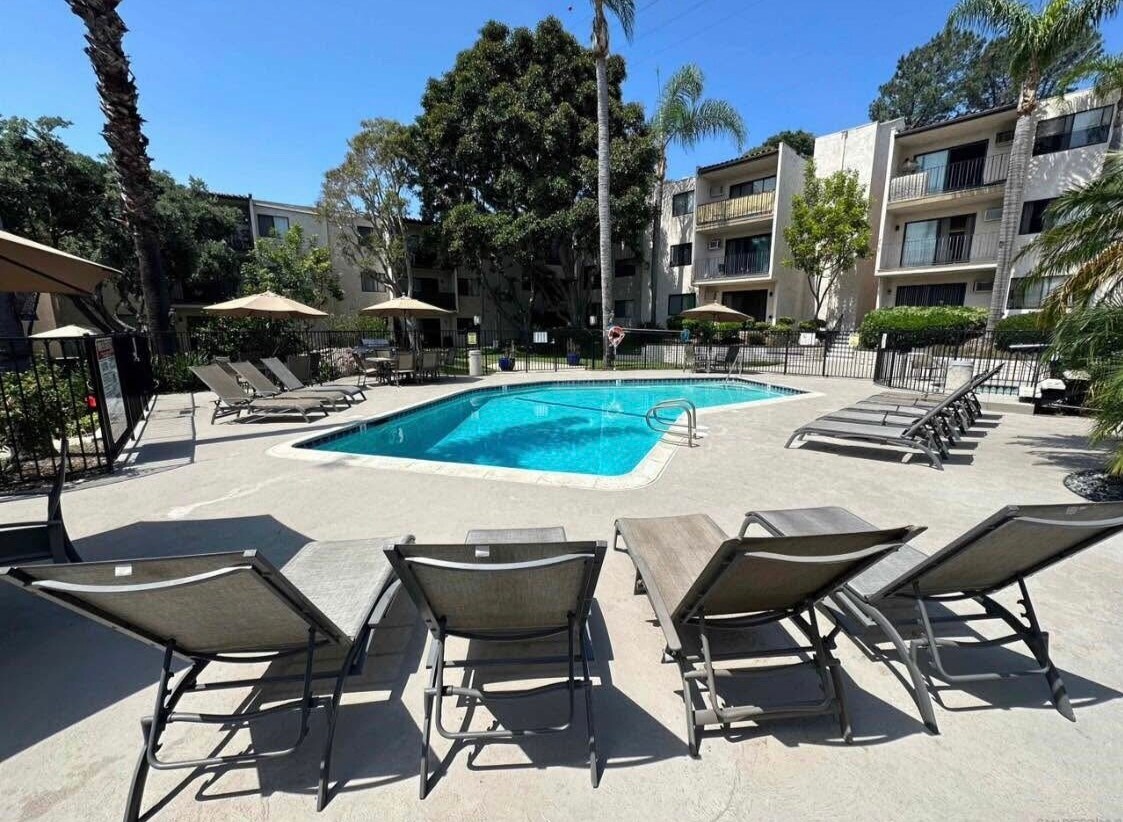 Building Photo - 6780 Friars Rd