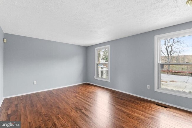 Building Photo - 8018 Covington Ave