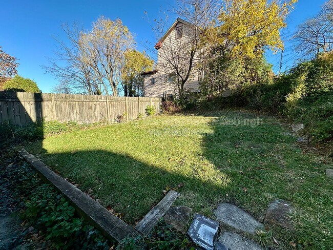 Building Photo - 2233 Milligan Ave