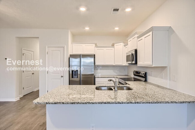 Building Photo - 305 Raines Ct