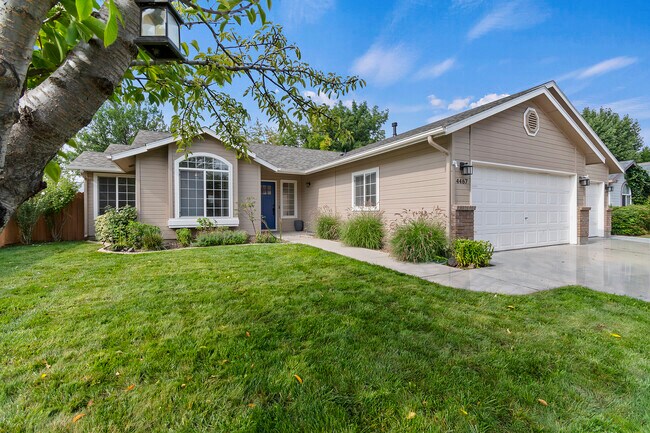 Building Photo - 4467 S Falconrest Way