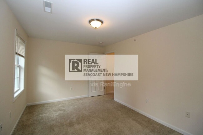 Building Photo - 4 Waverly Dr