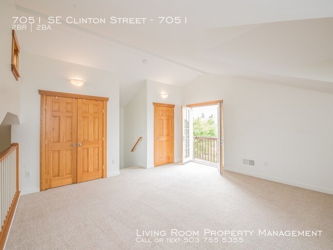 Building Photo - 7051 SE Clinton St