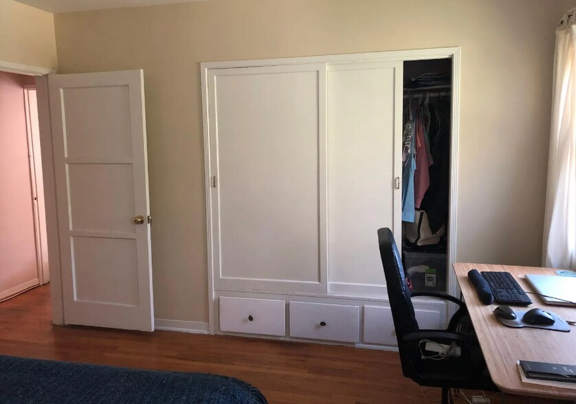 Building Photo - 5807 Beck Ave