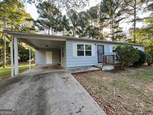 Building Photo - 6107 Shadow Glen Ct SW