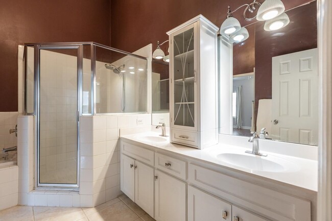 Building Photo - 4030 Forsythe Park Cir
