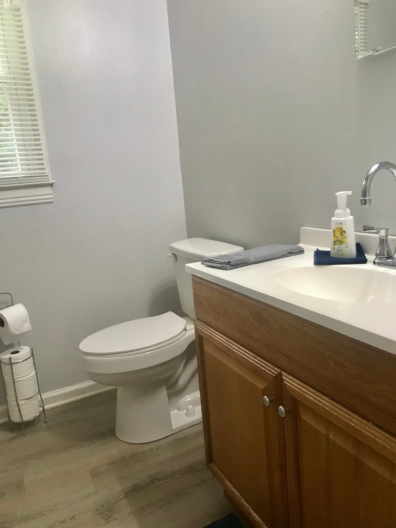 Building Photo - 4827 Thornbrook Ln