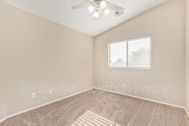 Building Photo - 42538 Sparks Ct