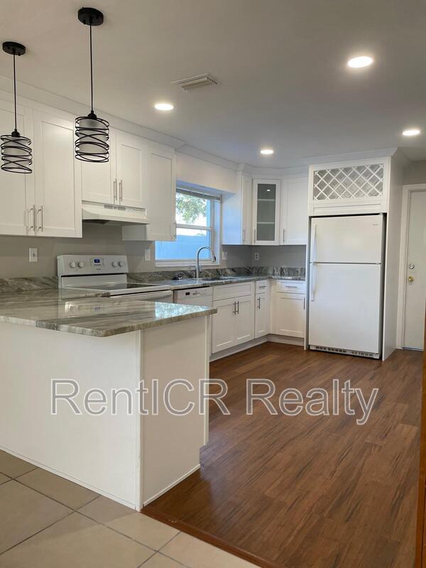 Building Photo - 810 Maple Ridge Rd