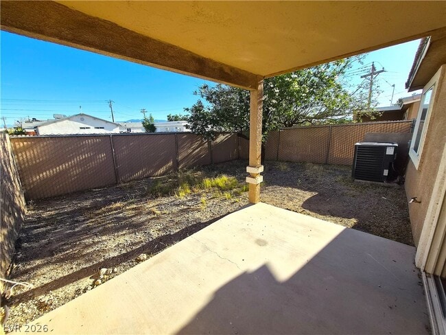 Building Photo - 1481 S Dandelion St