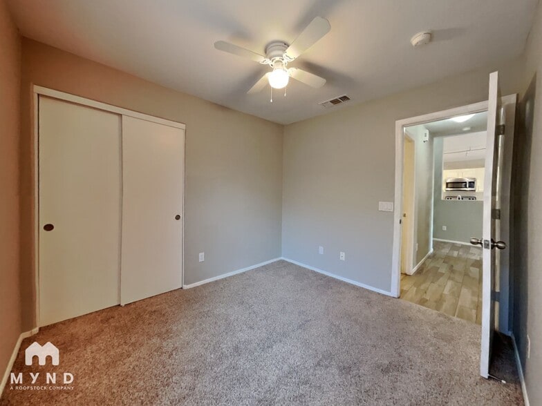 Building Photo - 13583 W Saguaro Ln