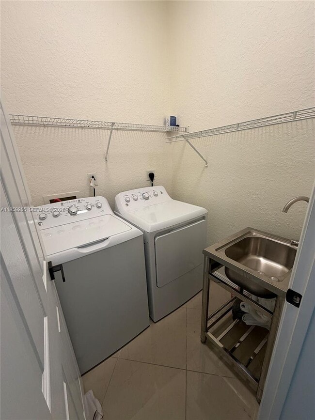 Building Photo - 1819 Mariners Ln