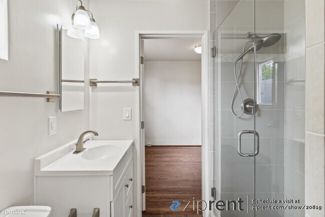 Building Photo - 2 br, 1 bath House - 486 Monroe St, Monter...