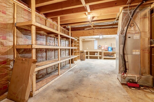 Building Photo - This WATERFRONT-FULLY FURNISHED-ALL INCLUSIVE HOME IS READY FOR YOU.