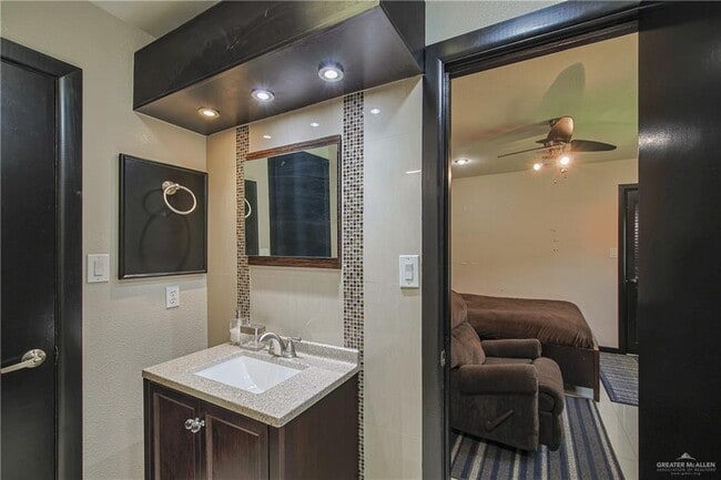 Building Photo - 45 Toronto Ave