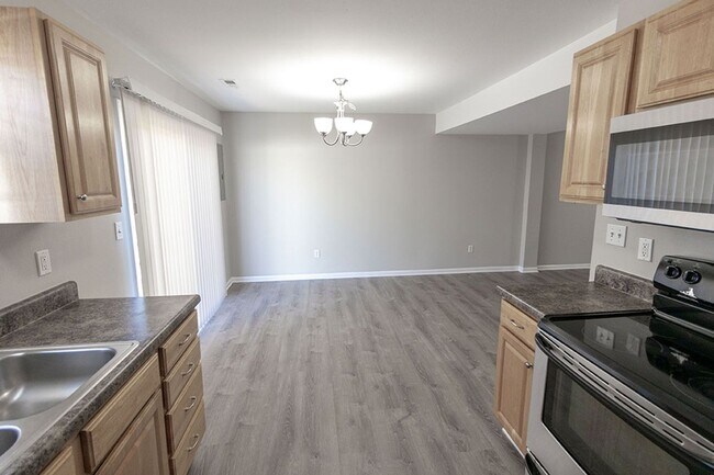 Building Photo - 4012-4014 Arctic Fox Dr.