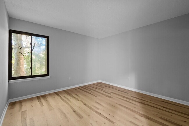 Building Photo - 500 Umstead Dr