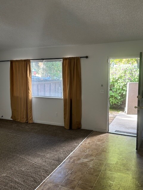 Building Photo - 304 N Riverside Dr