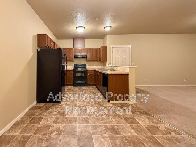 Building Photo - 523 Catron St N