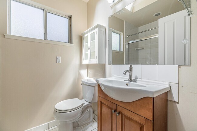 Building Photo - 755 Enright Ave