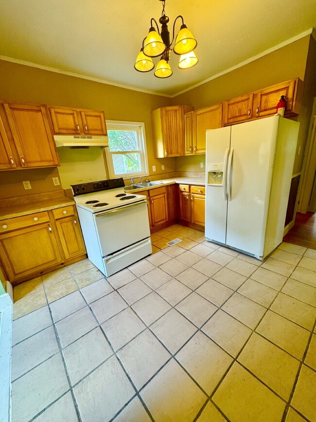 Building Photo - 2 bedroom, 1 bathroom home in Westminster