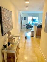 Building Photo - 1060 Brickell Ave