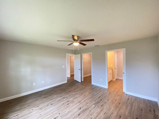 Building Photo - Custom Home - Desirable SE Belleview Neigh...