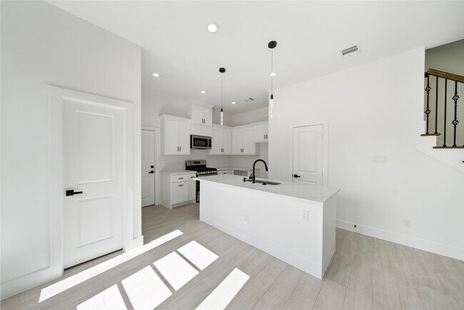 Building Photo - 4519 Teton St