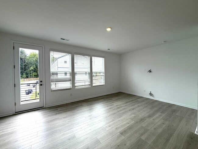 Building Photo - 2310 Donnelly Hls Ln