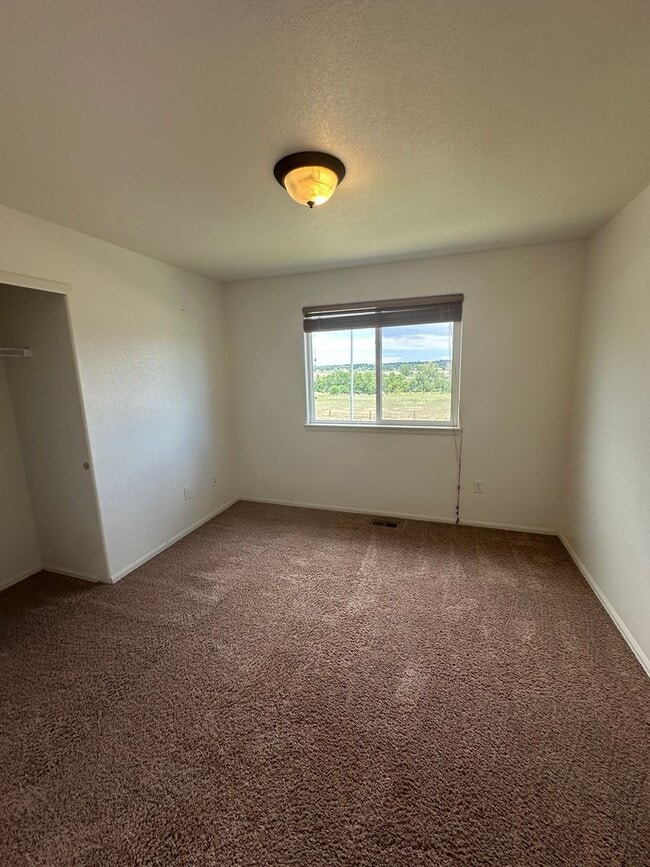 Building Photo - 301 W Cottonwood St