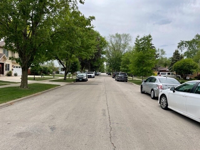 Building Photo - 720 N Broadway Ave