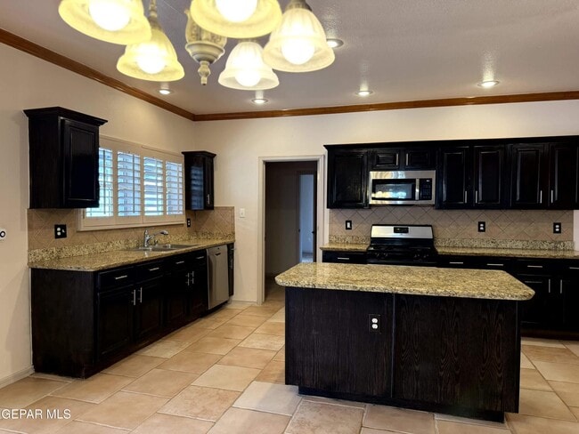Building Photo - 317 Zenith Dr