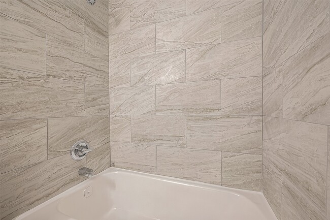 Building Photo - 4 Jennische St