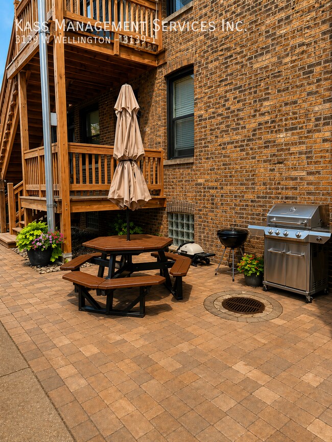 Building Photo - 3139 W Wellington Ave