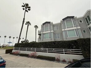 Building Photo - VALLECITOS - LUXURIOUS BEACHFRONT CONDO AT LA JOLLA SHORES, STEPS FROM THE SAND!