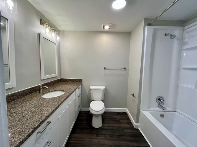 Building Photo - Fully Updated 3 Bedroom Home with 2 Car Garage