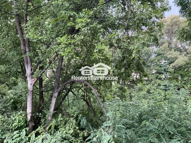 Building Photo - 1319 Millpark Ln