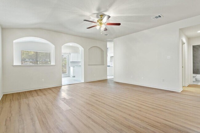 Building Photo - 1517 Thibodeaux Dr