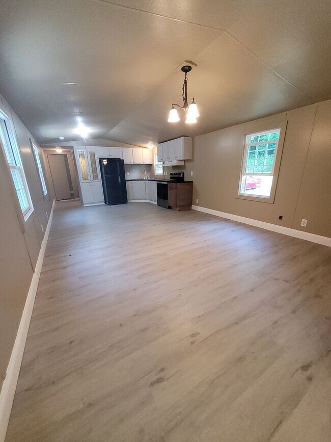 Building Photo - 2 Bedroom Mobile Home New Holland