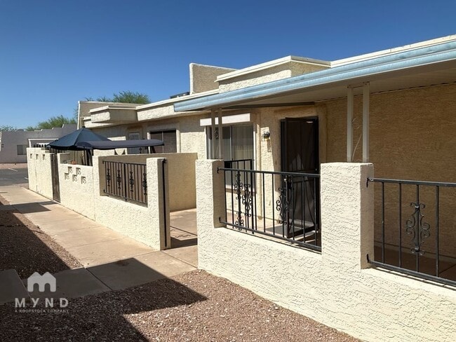 Primary Photo - 2151 N Meridian Dr