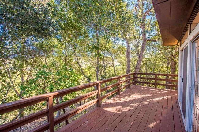 Building Photo - Anaheim Hills