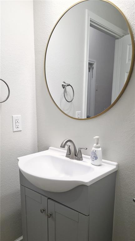 Building Photo - 8216 Downpatrick Ct