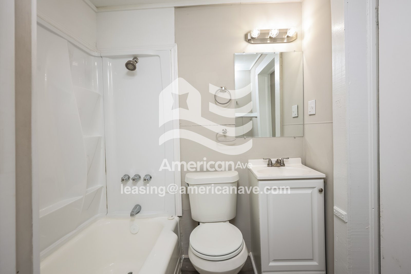 Building Photo - 1703 Pine St