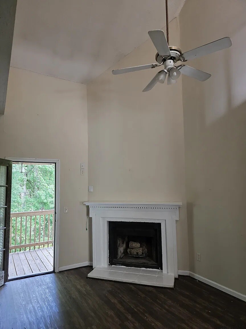 Building Photo - Room in Townhome on Carla Pl