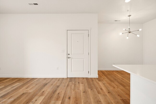 Building Photo - 2305 E 830 S