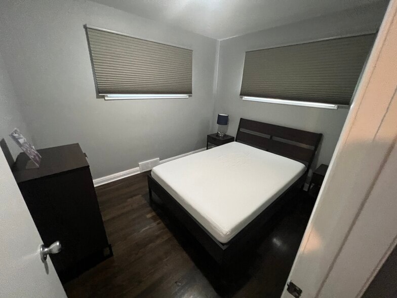 Bedroom 3 - 207 N Campbell Rd