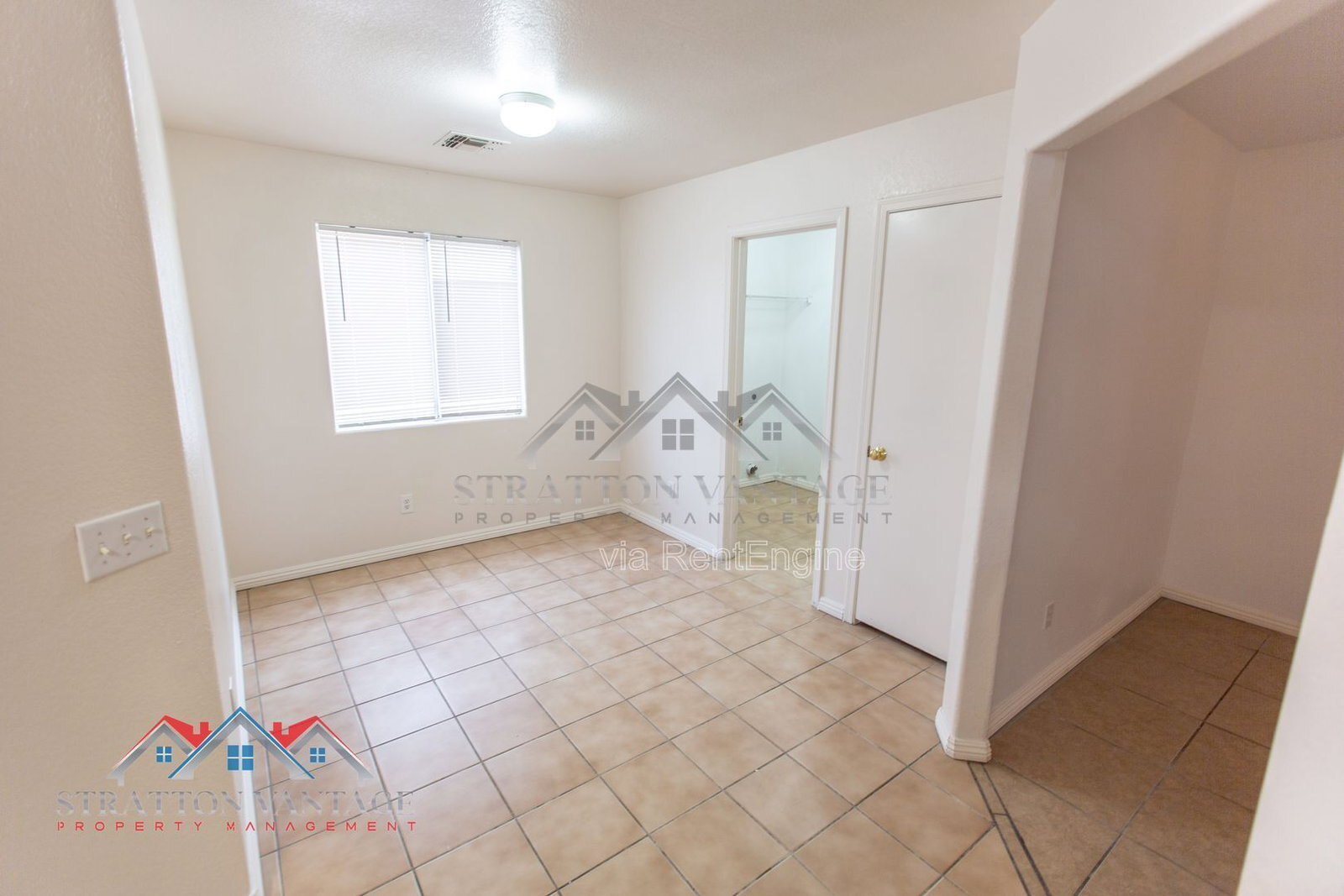 Building Photo - 5706 N 74th Dr